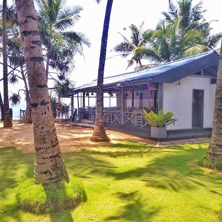 Dalawella Beach Resort Унаватуна Екстер'єр фото