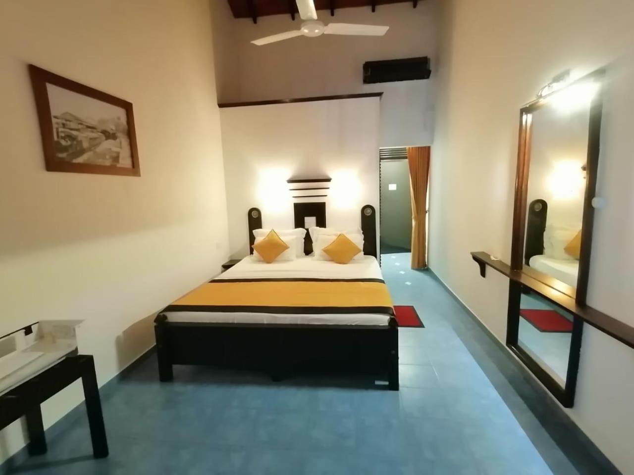 Dalawella Beach Resort Унаватуна Екстер'єр фото