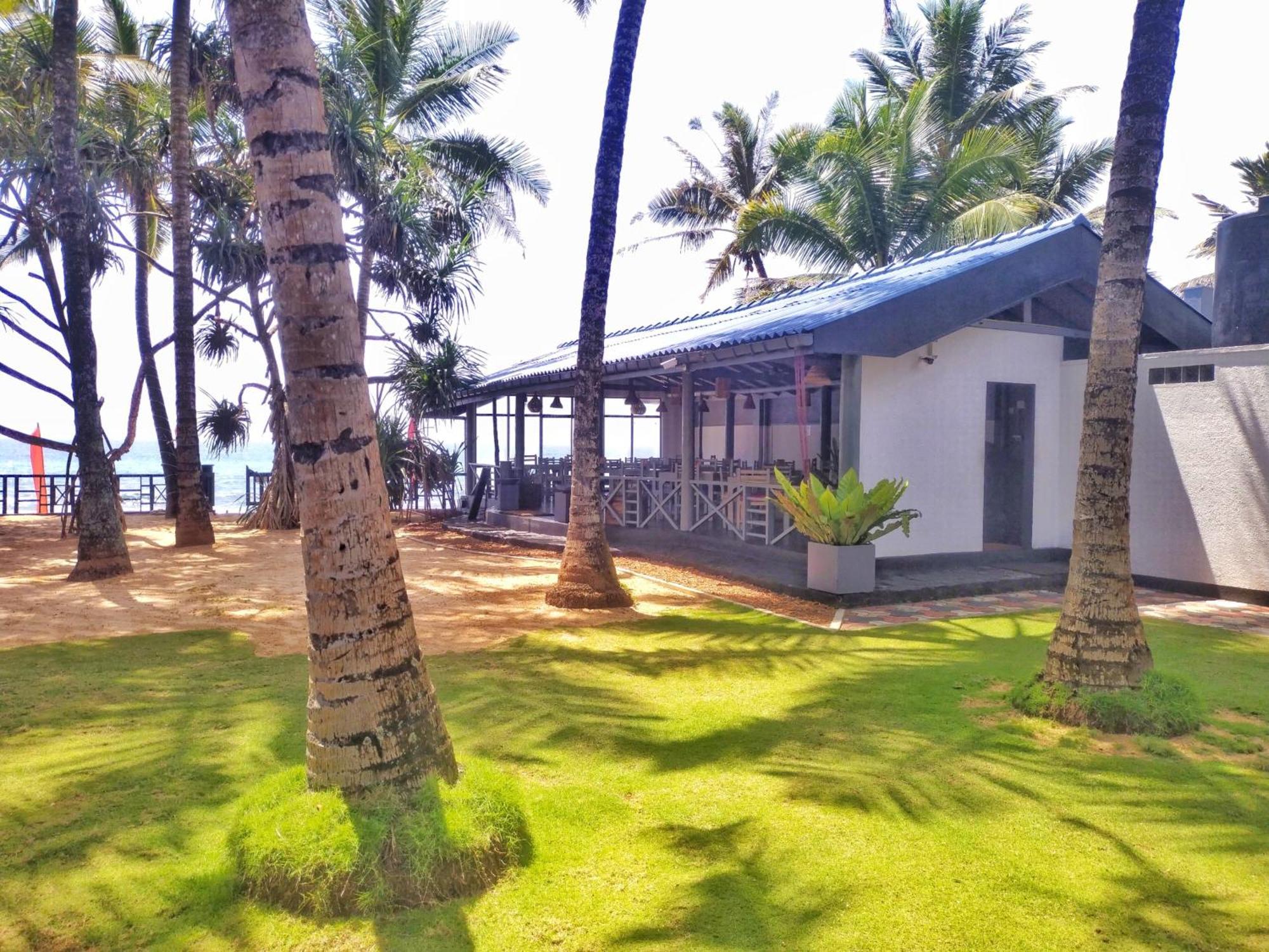 Dalawella Beach Resort Унаватуна Екстер'єр фото