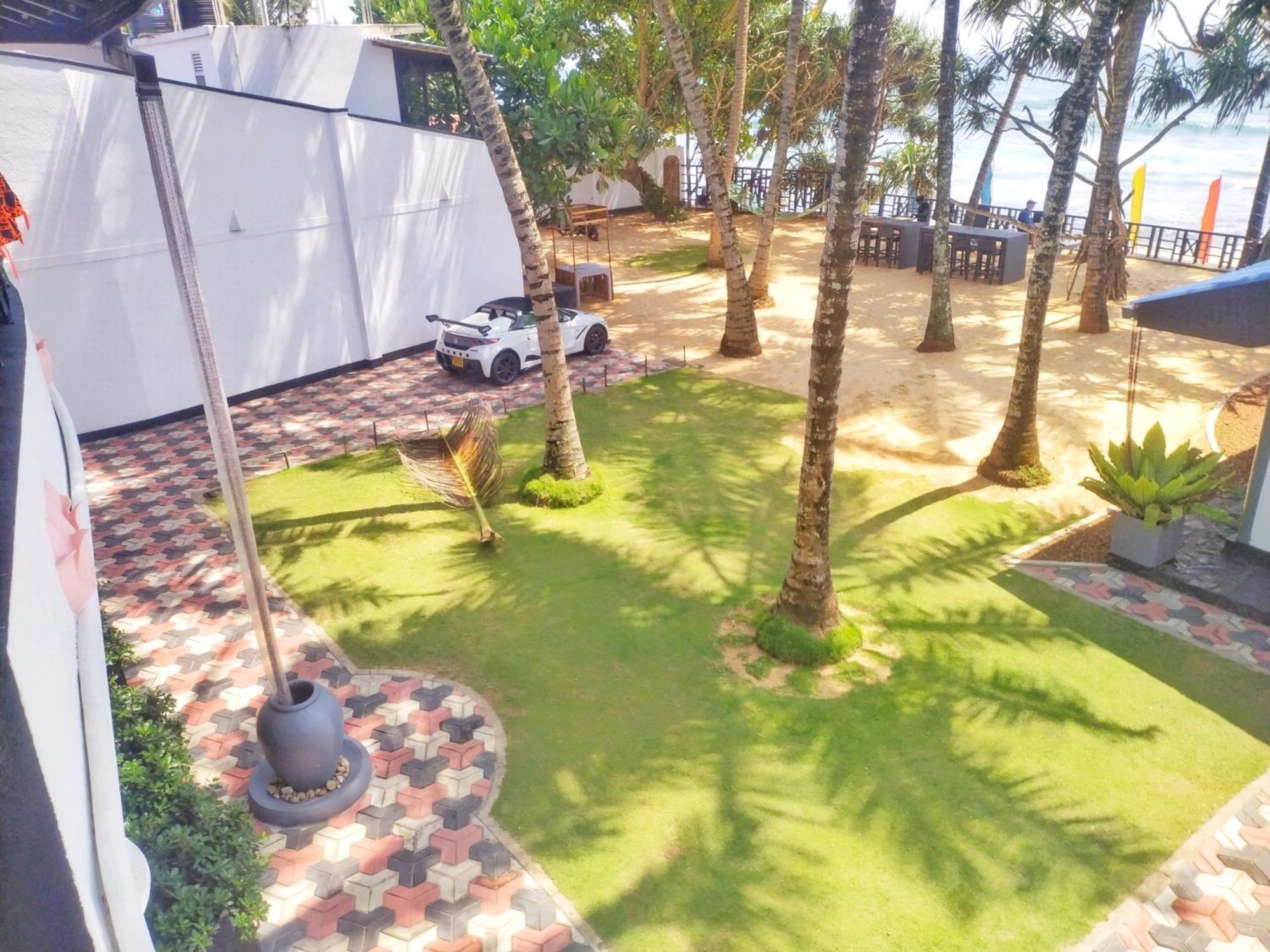 Dalawella Beach Resort Унаватуна Екстер'єр фото