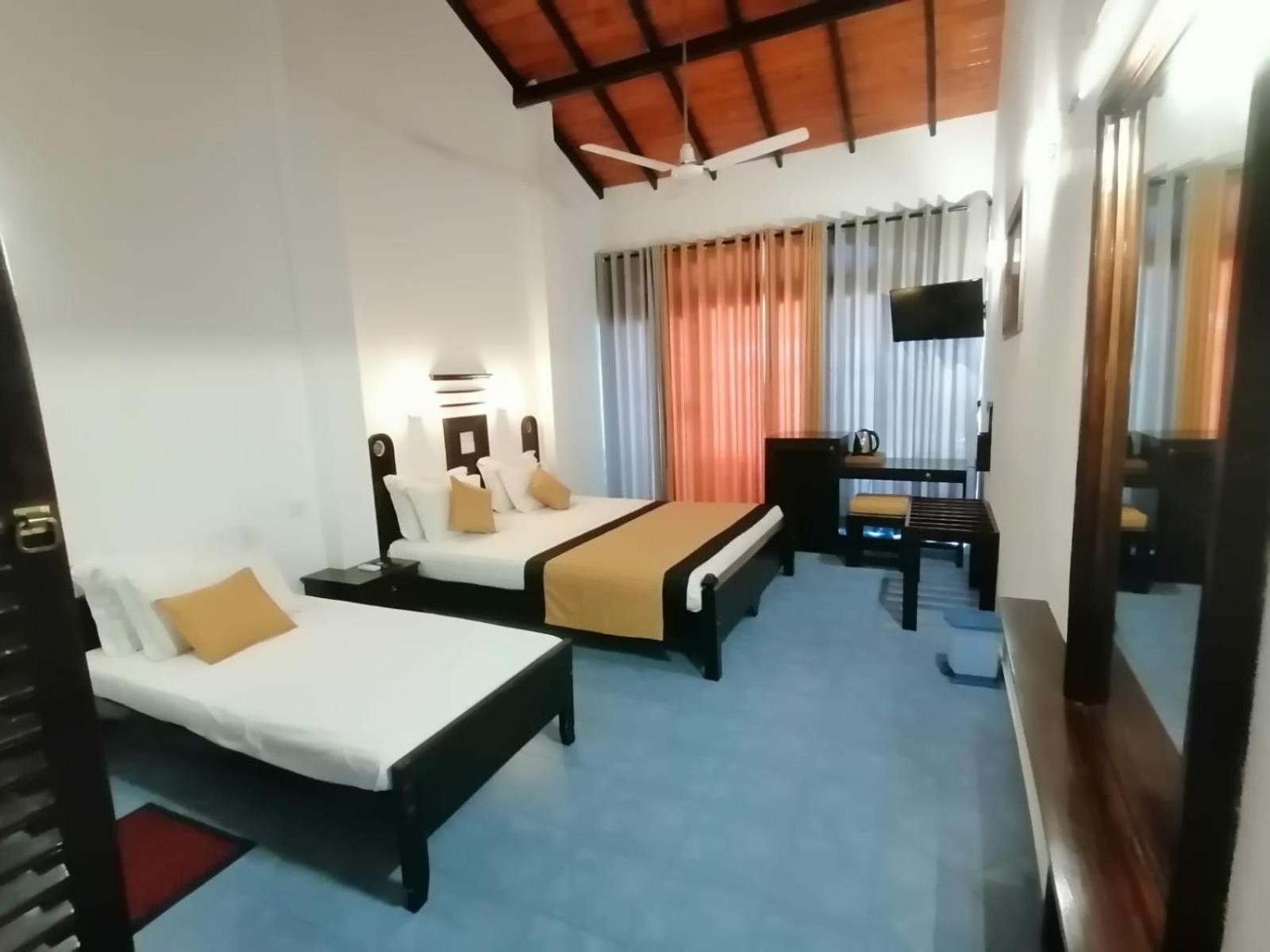 Dalawella Beach Resort Унаватуна Екстер'єр фото