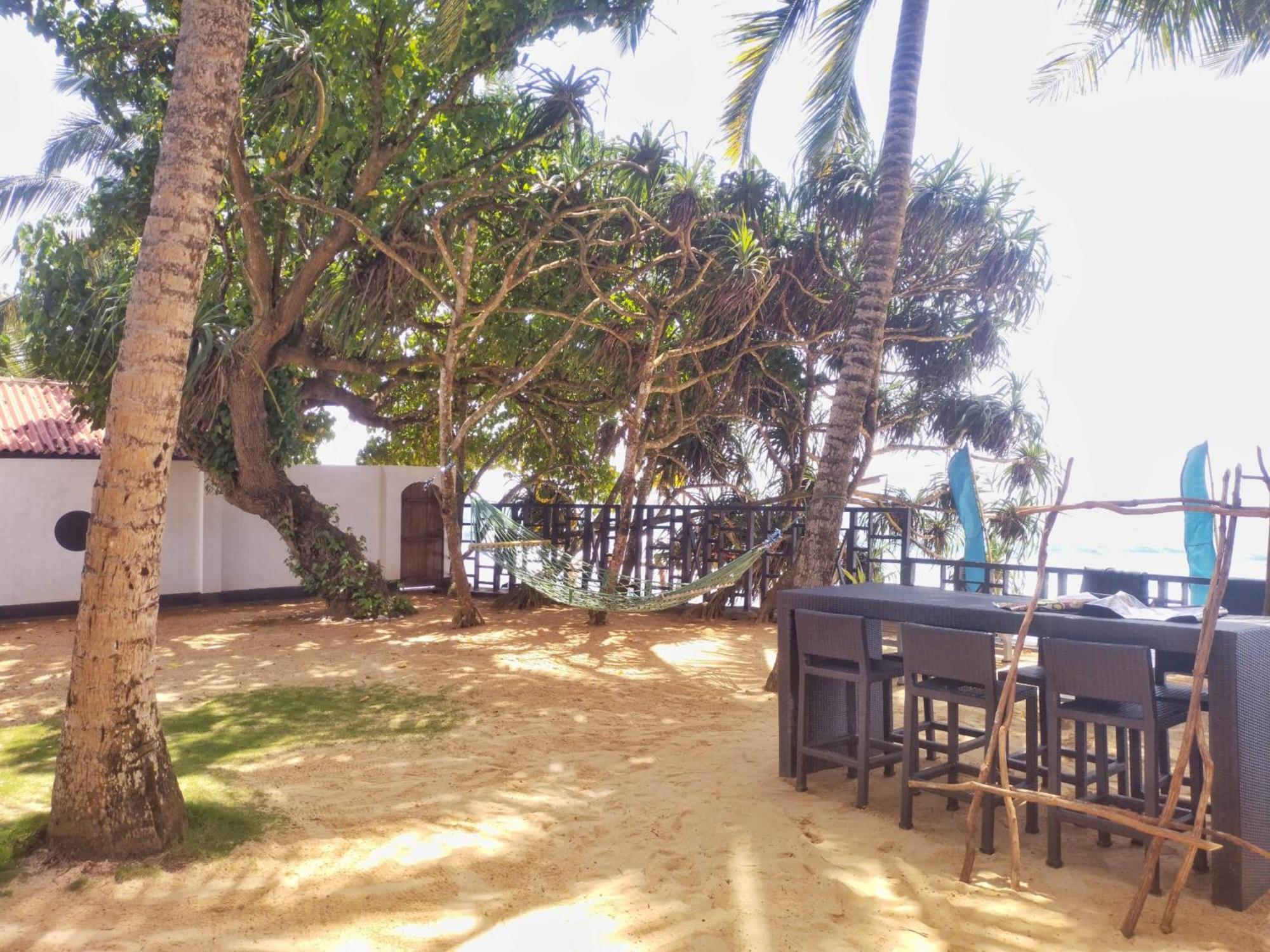 Dalawella Beach Resort Унаватуна Екстер'єр фото