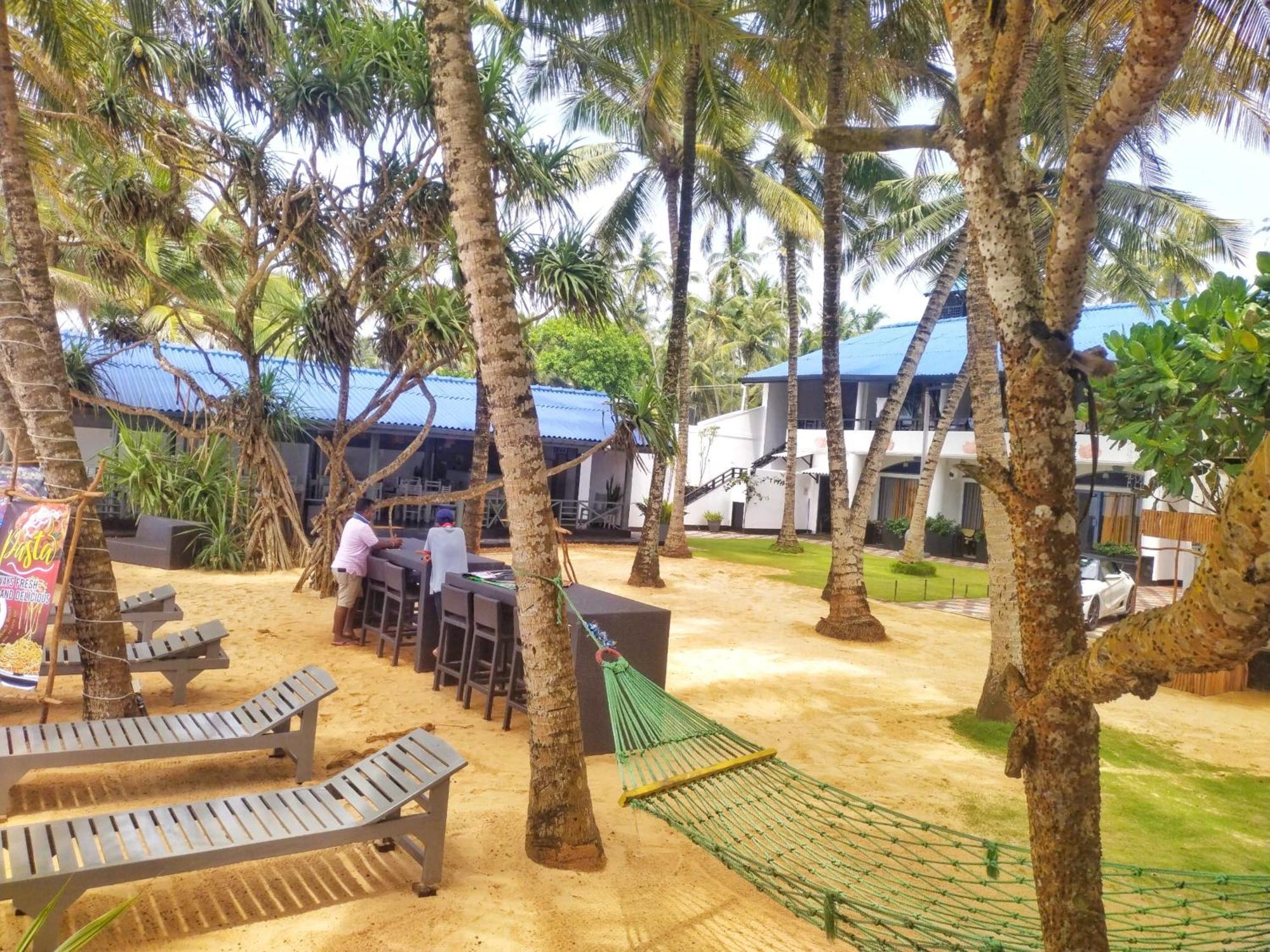 Dalawella Beach Resort Унаватуна Екстер'єр фото
