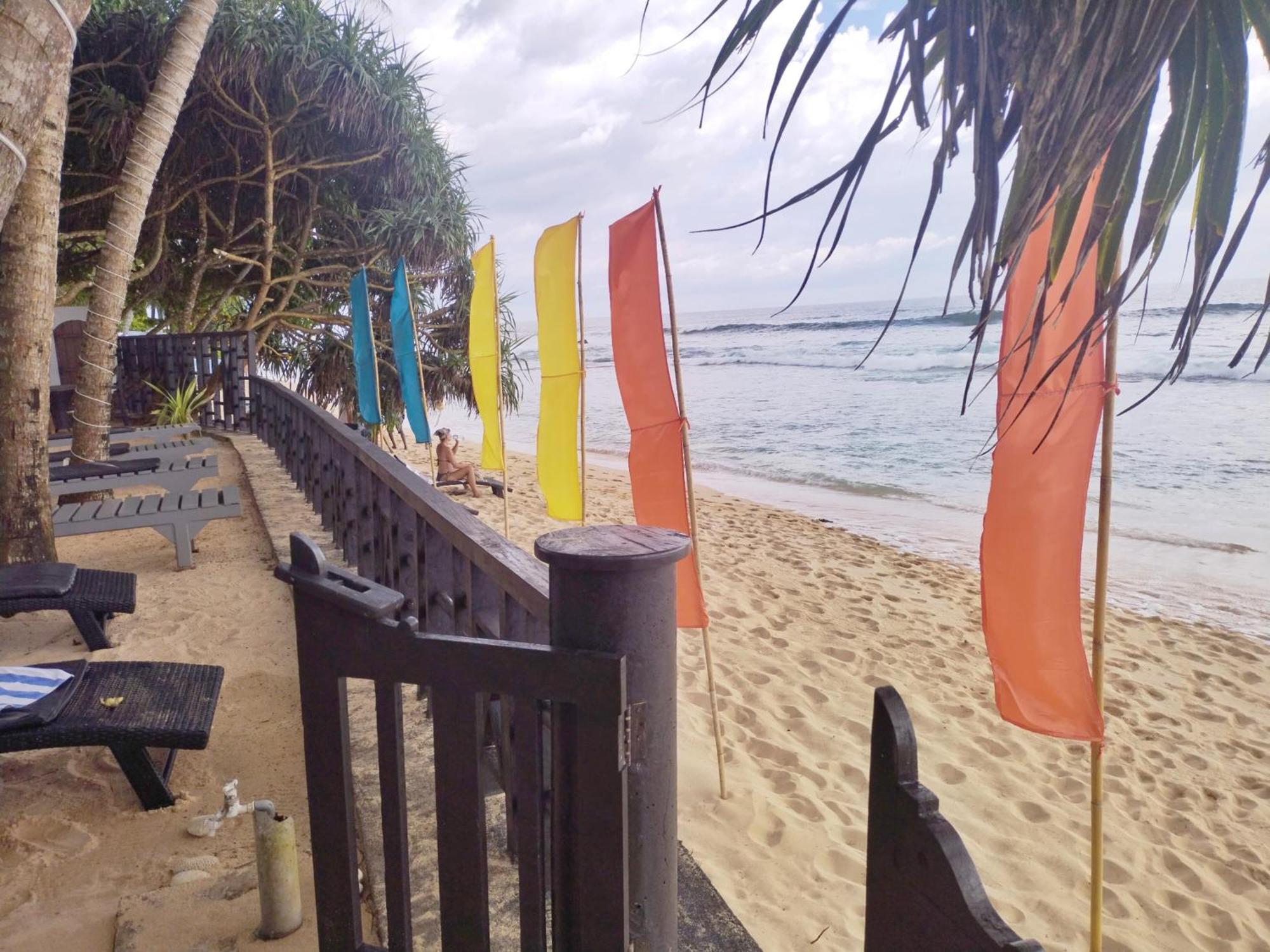 Dalawella Beach Resort Унаватуна Екстер'єр фото