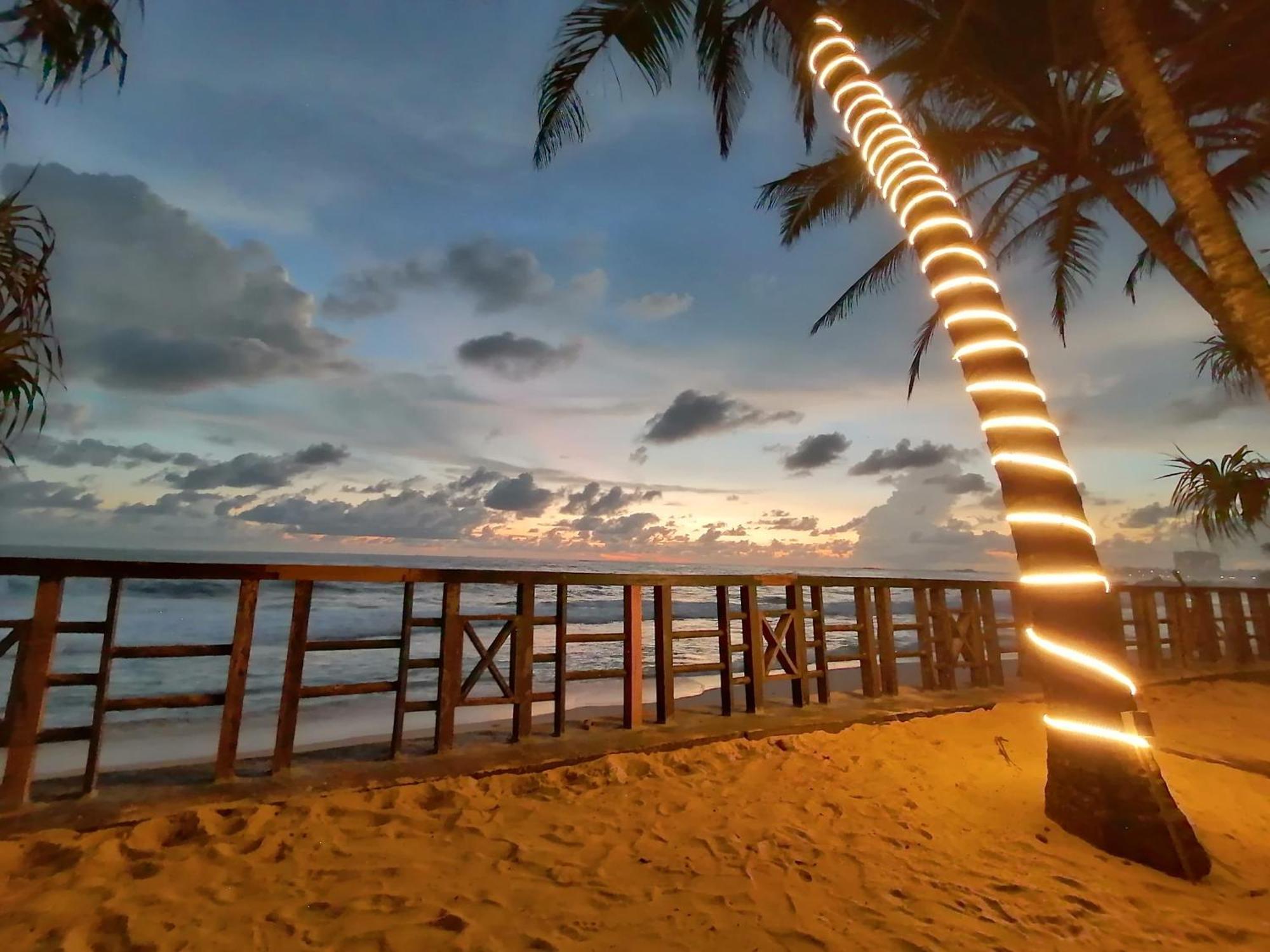 Dalawella Beach Resort Унаватуна Екстер'єр фото